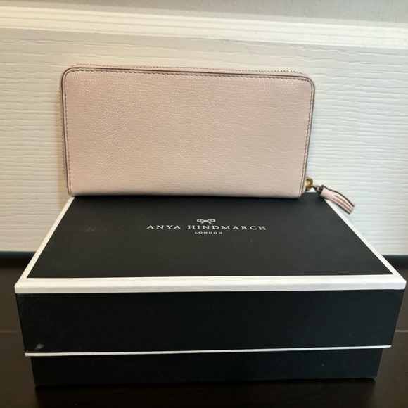 Brand new Anya Hindmarch Light Beige wallet - Picture 2 of 5